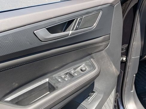 New 2026 Volkswagen Atlas Cross Sport SEL AWD/4WD image 9