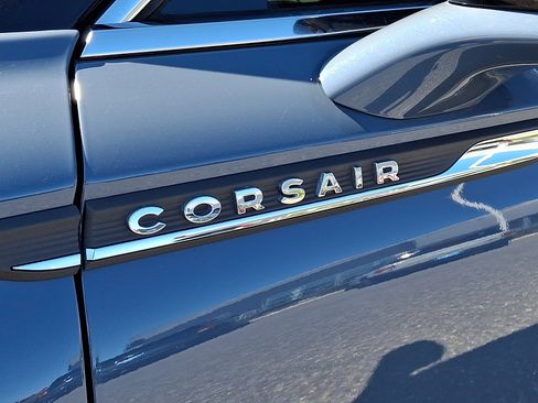 Used 2025 Lincoln Corsair Reserve AWD/4WD image 30