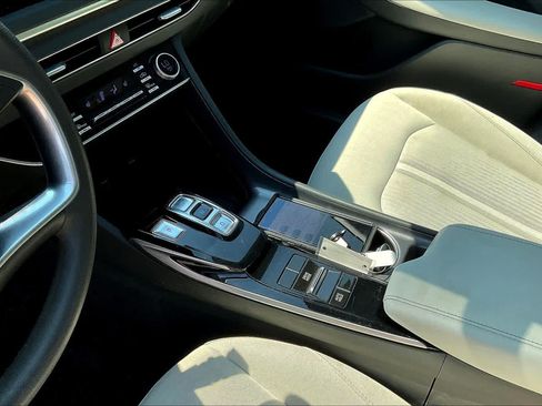Used 2023 Hyundai Sonata SEL FWD image 16