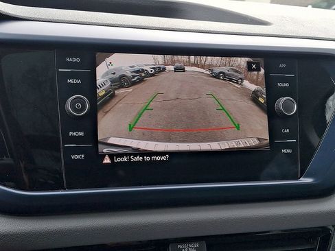 Used 2022 Volkswagen Taos SE image 17