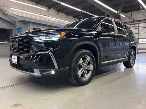 Used 2023 Honda Pilot EX-L image 3