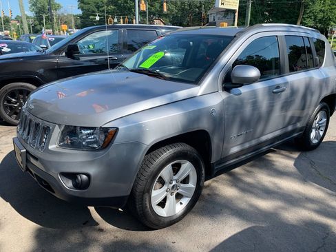 Used 2017 Jeep Compass Latitude AWD/4WD image 8