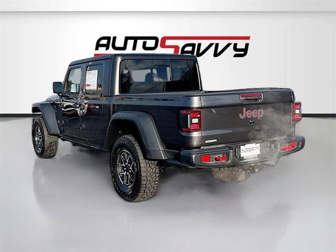 Used 2024 Jeep Gladiator Rubicon w/ Convenience Group image 5