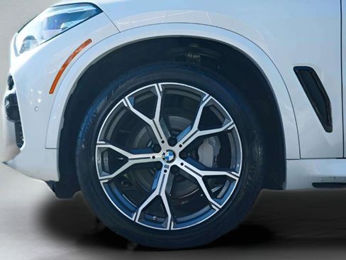 Used 2021 BMW X5 xDrive40i w/ M Sport Package image 61