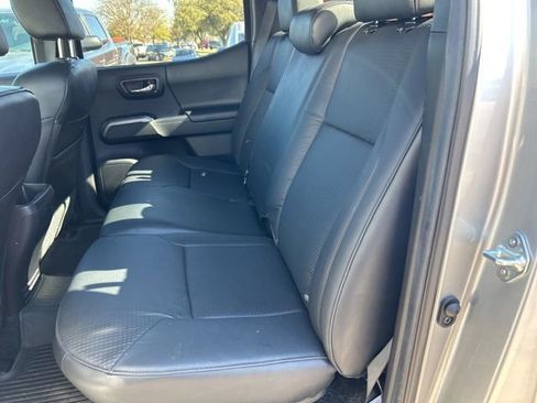 Used 2023 Toyota Tacoma Limited image 10