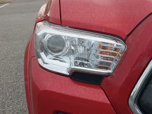 Certified 2021 Toyota Tacoma SR5 image 10