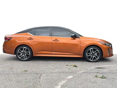 Used 2024 Nissan Sentra SR w/ SR Premium Package FWD image 29