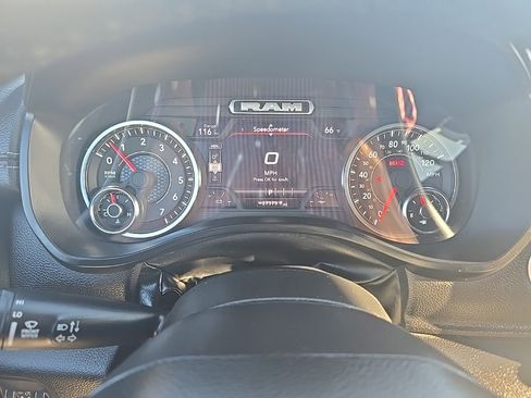 Used 2025 RAM 1500 Laramie image 34
