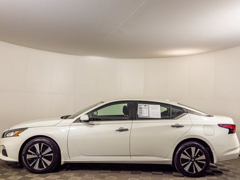 Used 2022 Nissan Altima 2.5 SV AWD/4WD image 17