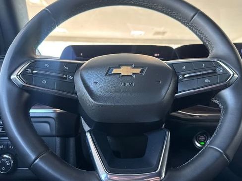 Used 2025 Chevrolet Suburban LT AWD/4WD image 25