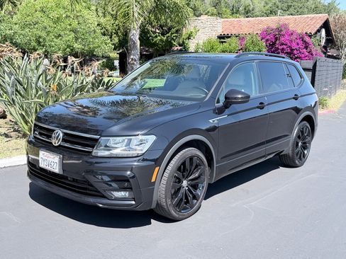 Used 2021 Volkswagen Tiguan SE R-Line FWD image 1