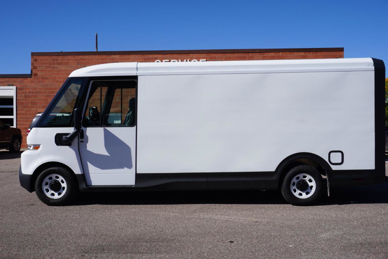 Used 2025 Chevrolet Brightdrop 600 AWD/4WD image 2