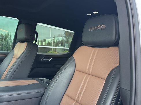 Used 2024 Chevrolet Silverado 1500 High Country w/ Technology Package image 27