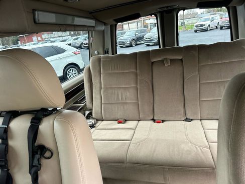 Used 2011 Chevrolet Express 1500 image 19