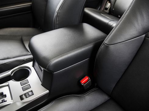 Used 2016 Toyota 4Runner Limited RWD image 37