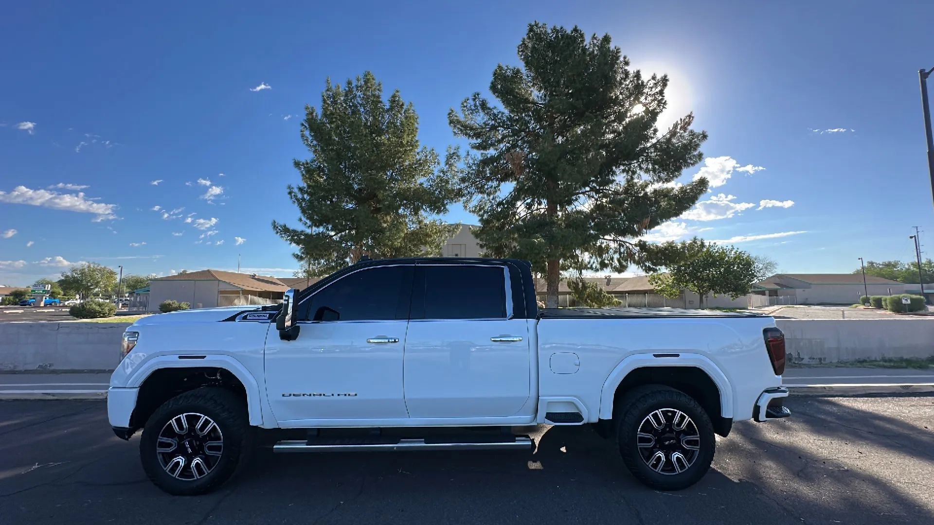 Used 2020 GMC Sierra 2500 Denali w/ Denali Ultimate Package AWD/4WD image 1