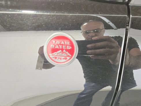 Used 2024 Jeep Compass Trailhawk image 22