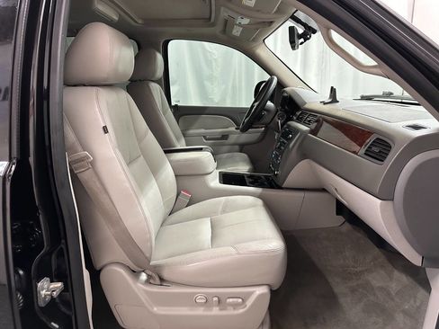 Used 2013 GMC Yukon XL SLT w/ SLT-2 Equipment Package image 12