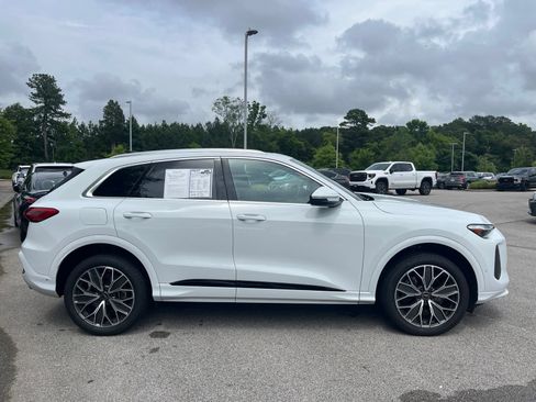 Used 2025 Audi Q5 Premium Plus w/ Premium Plus AWD/4WD image 4