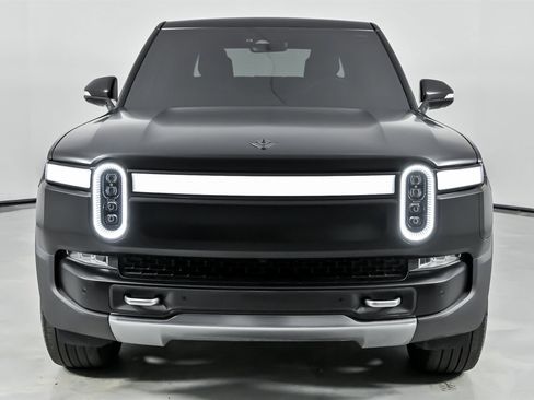 Used 2023 Rivian R1T Adventure image 4