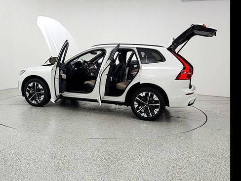 New 2026 Volvo XC60 B5 Plus w/ Protection Package Premier AWD/4WD image 12