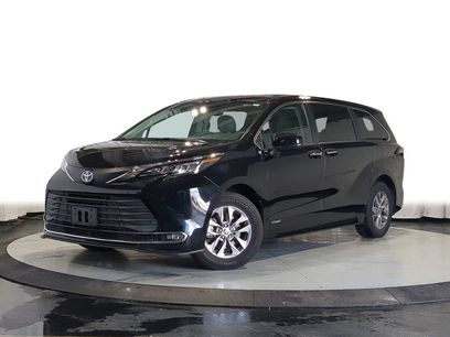 Used 2021 Toyota Sienna XLE