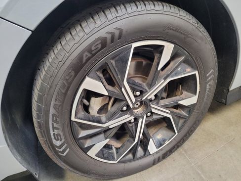 Used 2025 Hyundai Sonata SEL FWD image 31