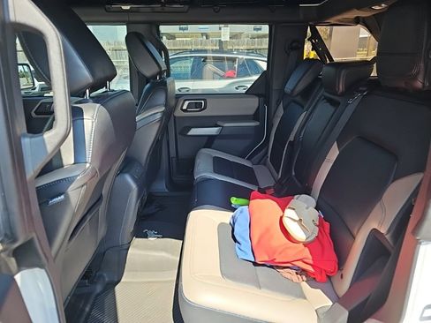 Used 2023 Ford Bronco Wildtrak AWD/4WD image 2
