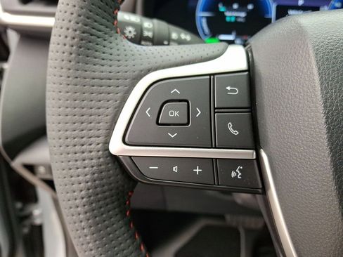 Used 2025 Toyota Sienna XSE image 17