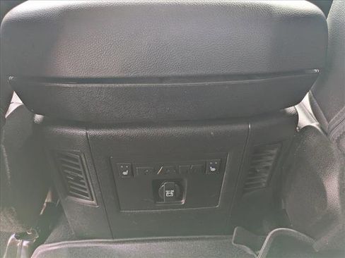 Used 2018 RAM 2500 Laramie w/ Convenience Group AWD/4WD image 18