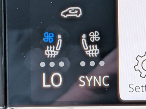 Certified 2025 Volkswagen Atlas SEL Premium R-Line image 26