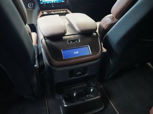 Used 2025 Lincoln Navigator Reserve AWD/4WD image 31