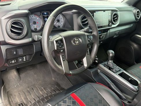 Certified 2021 Toyota Tacoma TRD Off-Road w/ Technology Package AWD/4WD image 4