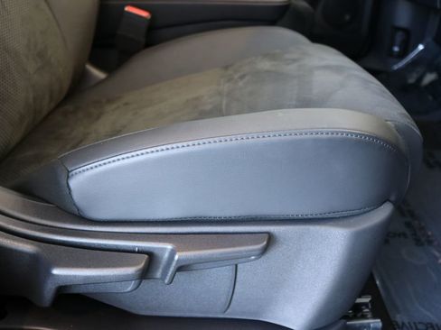 Used 2023 Nissan Ariya AWD image 38