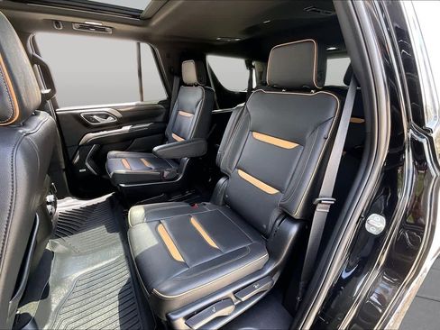 Used 2024 GMC Yukon AT4 w/ AT4 Premium Package AWD/4WD image 18