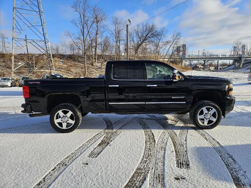 Used 2015 Chevrolet Silverado 2500 LTZ w/ Custom Sport Edition image 5