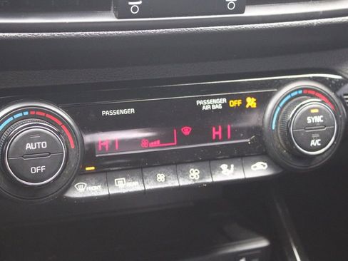 Used 2022 Kia Forte GT image 39