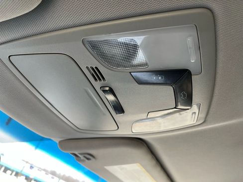 Used 2017 Toyota Sienna SE image 40