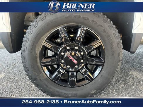 Used 2024 GMC Sierra 2500 AT4 w/ AT4 Premium Plus Package image 9