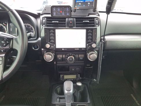 Used 2021 Toyota 4Runner TRD Off-Road Premium AWD/4WD image 11