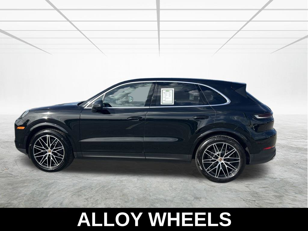 Used 2025 Porsche Cayenne AWD/4WD image 8