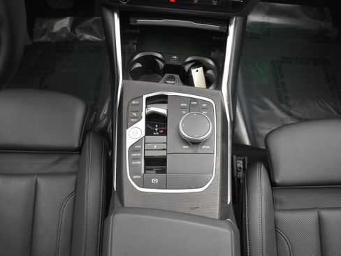 Used 2024 BMW 330i Sedan image 16