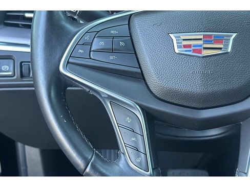 Used 2017 Cadillac XT5 Premium Luxury FWD image 29