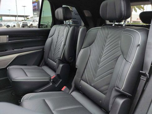 Used 2026 Cadillac Vistiq Platinum AWD/4WD image 25