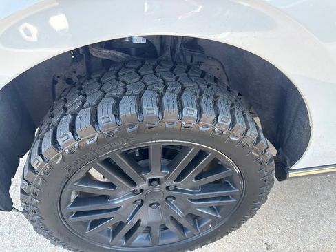 Used 2023 Ford Expedition Limited RWD image 9