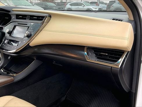 Used 2018 Toyota Avalon XLE Premium image 21