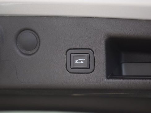Used 2022 Chevrolet Equinox LT FWD image 19