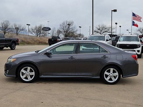 Used 2014 Toyota Camry SE image 9