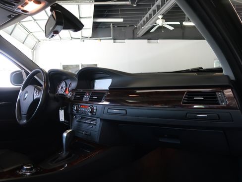 Used 2011 BMW 328i xDrive Sedan AWD/4WD image 27