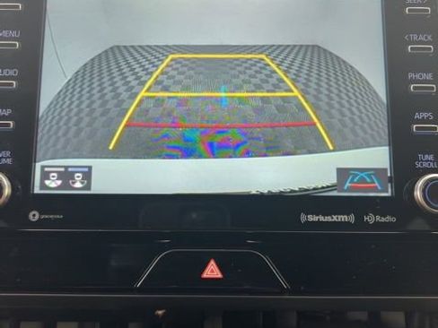 Used 2022 Toyota Venza XLE image 13